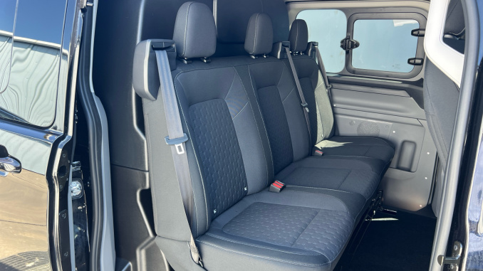 Ford Transit Custom 320 L1 Diesel Fwd 2.0 EcoBlue 170ps H1 Double Cab Van Limited Auto - Image 40